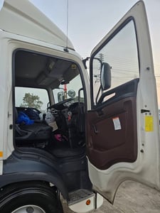 ราคา 89,0000 บาทขายรถทุก 6 ล้อ hino fc9jLเครื่อง jo5E-175แรงม้าแม่นมากๆรถปี 63 ไมล์วิ่งไม่ถึงแสนโลรถยาว 6.60เมตร เอกสารทะเบียนพร้อมภาษีเต็มพร้อมใช้งานสนใจติดต่อรถบ้านคุณเยี่ยม 091-146-4263 ด่วน