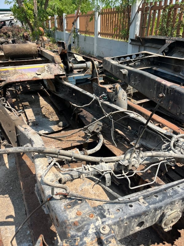 ราคาเส้นละ 22,000 บาทขายคัสซีเปล่า isuzu NPR 70p และ isuzu NPR 71 PL มี 2 เส้นพร้อมทะเบียนสอบถามข้อมูล 091-146-4263