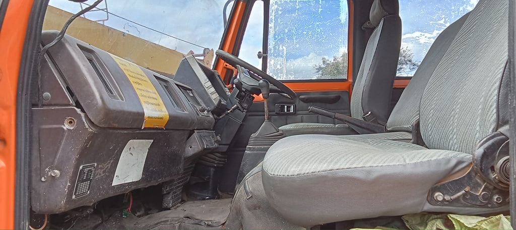 ราคา 139,000 บาทขายบรรทุก 6 ล้อ isuzu FTR เครื่อง 6BD1-160แรงม้าแน่นมากๆรถปี 32 คัสซีสวยทั้งเส้นเอกสารทะเบียนพร้อมสนใจ 091-146-4263คุณ เยี่ยม