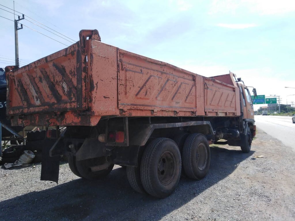 ราคา389000บาทขายรถบรรทุก10ล้อเพาเดียวดั้ม HINO FL3H เครื่อง HO7D -195 แรงม้าแน่นมากๆรถเดิมๆๆสวยๆๆรถปี 2540 ครับเอกสารทะเบียนพร้อมครับสนใจ091-146-4263 คุณเยี่ยม