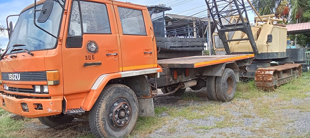 ราคา 139,000 บาทขายบรรทุก 6 ล้อ isuzu FTR เครื่อง 6BD1-160แรงม้าแน่นมากๆรถปี 32 คัสซีสวยทั้งเส้นเอกสารทะเบียนพร้อมสนใจ 091-146-4263คุณ เยี่ยม