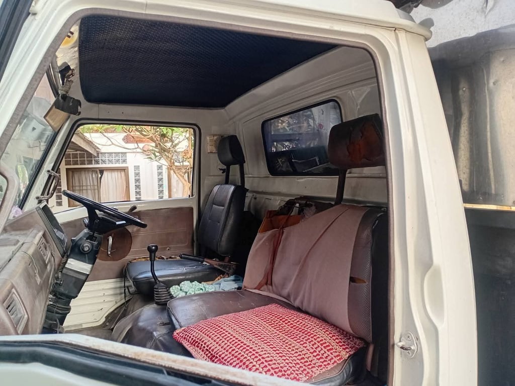 ราคา 129,000 บาทขายรถบรรทุก 6 ล้อ hino FB113เครื่อง 117 แรงม้าพวงมาลัยธรรมดารถปี 32ไม่มีหลังคาให้ครับกระบะเหล็กยาว 5 เมตรเอกสารทะเบียนพร้อมสนใจติดต่อ 091-146-4263