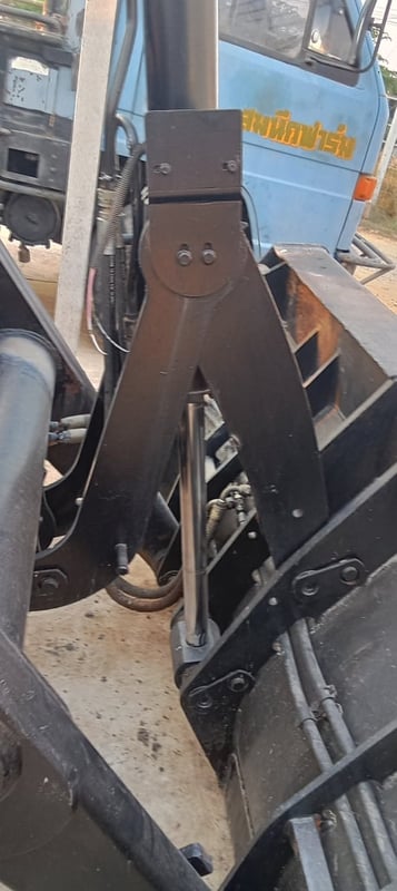 ขายรถตัก CAT ขุดหน้าขุดหลัง 4WD สภาพพร้อมใช้แอร์เย็นมีทะเบียน