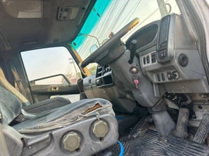  ราคา 199,000 บาทขายรถบรรทุก 6 ล้อมิตซูเครื่อง6D14 -165 แรงม้ารถปี 37 พวงมาลัยพาวเวอร์เบรคทิฟฟี่ กะบะช่องเครน  ยาว 6.40ม. กว้าง 2.42ม. เอกสารทะเบียนพร้อมสนใจ 091-146-4263