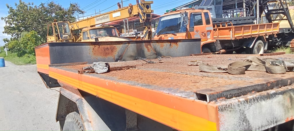 ราคา 139,000 บาทขายรถบรรทุก 6 ล้อmitsubishi เครื่อง 6d14 -160 แรงม้าแน่นมากๆปี 33มีช่องวางเครน เบรคธรรมดาพวงมาลัยพาวเวอร์รถมีทะเบียนพร้อมกันชนหน้ามี แบตเตอรี่ไม่มีให้ครับผมสนใจ091-146-4263