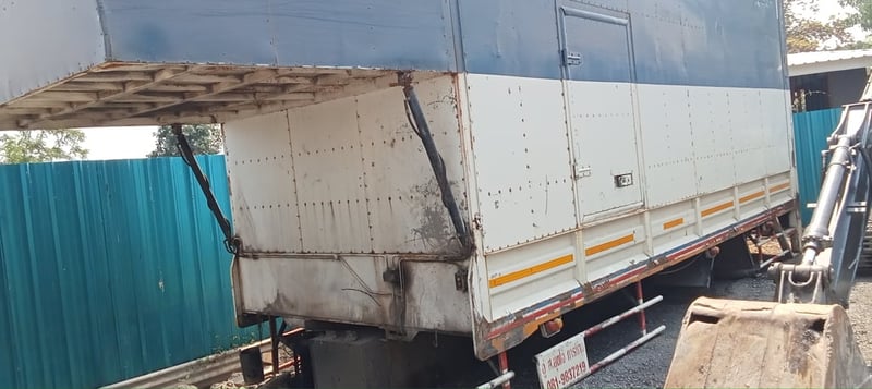 ขายกระบะเหล็กยาวยาว 7 เมตร 20 มีลิปท้ายใส่ hino FG มา