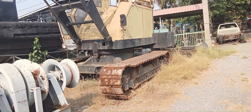 ขายรถเข็นตีนตะขาบ 25 ตันเครื่อง mitsubishi 6 BD 260 แรงม้ารถใช้งานได้ปกติเครื่องมีหลวมหน่อย