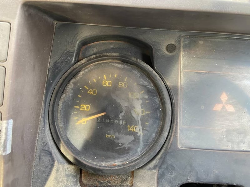 ราคา 139,000 บาทขายรถบรรทุก 6 ล้อmitsubishi เครื่อง 6d14 -160 แรงม้าแน่นมากๆปี 33มีช่องวางเครน เบรคธรรมดาพวงมาลัยพาวเวอร์รถมีทะเบียนพร้อมกันชนหน้ามี แบตเตอรี่ไม่มีให้ครับผมสนใจ091-146-4263 ราคา 139,000 บาทขายรถบรรทุก 6 ล้อmitsubishi เครื่อง 6d14 -160 แรงม้าแน่นมากๆปี 33มีช่องวางเครน เบรคธรรมดาพวงมาลัยพาวเวอร์รถมีทะเบียนพร้อมกันชนหน้ามี แบตเตอรี่ไม่มีให้ครับผมสนใจ091-146-4263