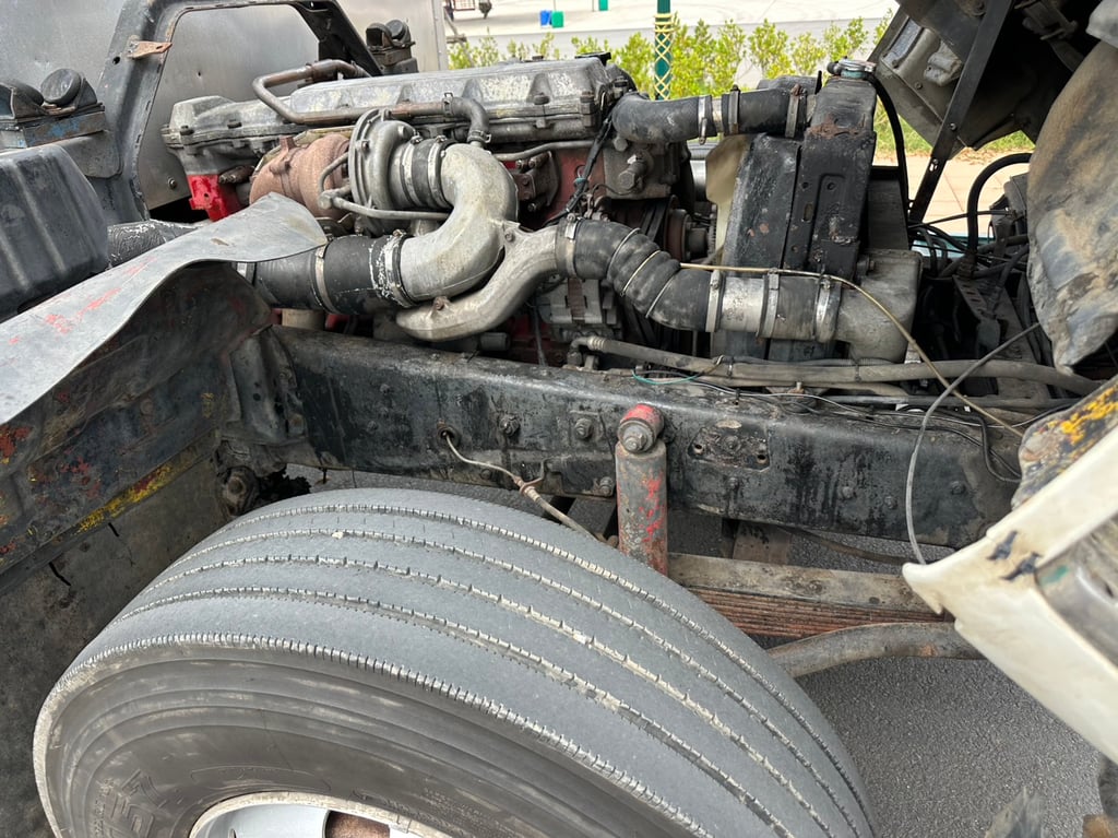 ราคา479000บาทขายรถบรรทุกสิบล้อตู้ 10 บาน hino FL 1 <เครื่อง jo8c turbo -220 แรงม้าเครื่องแห้งไม่มีไอไ ม่มีเยิ้มรถปี 37 ยาว 6 เมตร 30 กว้าง 2 เมตร 47 สูง 2 เมตร 65 เอกสารทะเบียนพร้อมใช้สนใจ 091-146-4263 คุณเยี่ยม