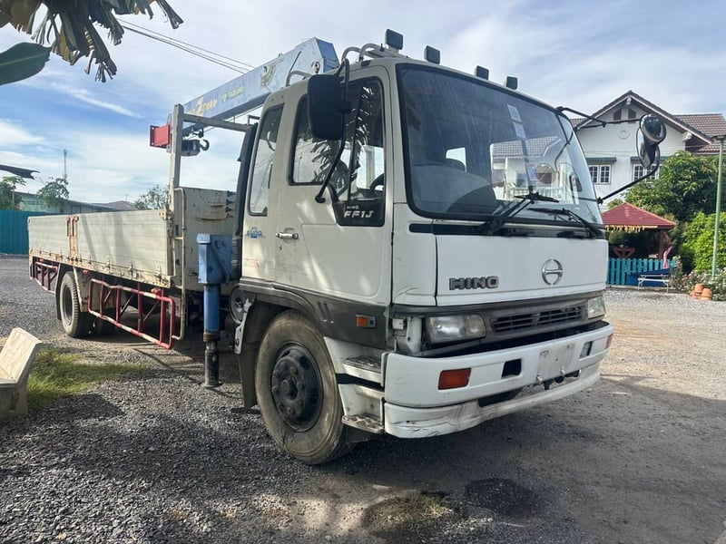 ขายรถบรรทุก 6 ล้อ hino ff1j เครื่อง jo8c 210 แรงติดเครน tornado 5 ตัน 3 ปลอก 2 ชั้นเอกสารทะเบียนพร้อม
