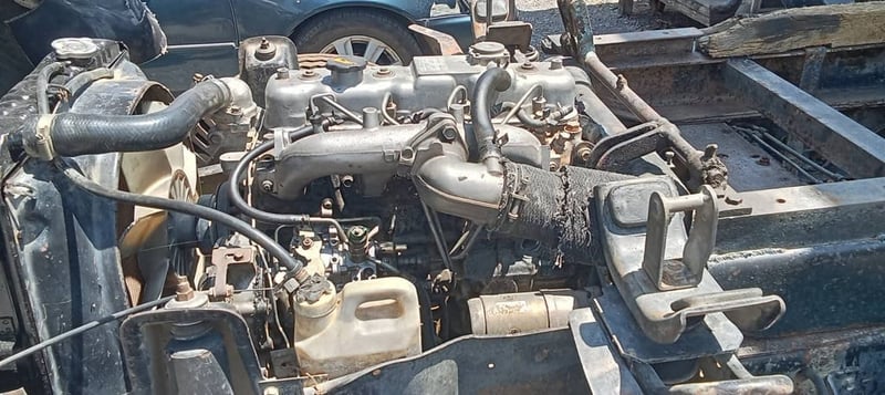 ราคา189000บาทขายรถบรรทุกหกล้อดั้ม isuzu nkr 55 EU รถห้างเครื่องดีดั้มยิงหลัง 3 คิวกระบะยาว 2.80 .เมตรกว้าง1.90เมตร ทะเบียนม 79 รถพร้อมใช้งานสนใจ 091-146-4263 คุณเยี่ยม