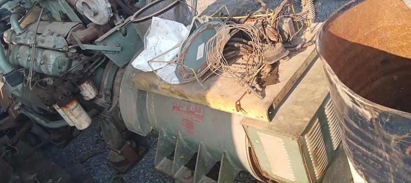 เครื่องขายเครื่องปั่นไฟไดฝรั่งเศส200 kva ขายตามสภาพมีให้เลือก 2 เครื่องต้องไปเช็คระบบเอง