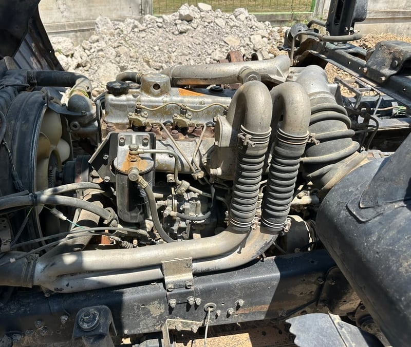 ราคา 3990,000 บาทขายรถบรรทุก 6 ล้อดั้ม mitsubishi fk 457 ปี 48 เครื่อง 6d 16 เทอร์โบอินเตอร์ 225แรงม้ารถพร้อมใช้งานดั้มยิงหน้าช่วงล้อ 4.20เมตรกระบะดั้มยาว 3.80 เมตร 8กว้าง 2.40 เมตร รถพร้อมใช้งานยาง 900 ขอบ 20 สนใจติดต่อ 091-146-4263 คุณเยี่ยม