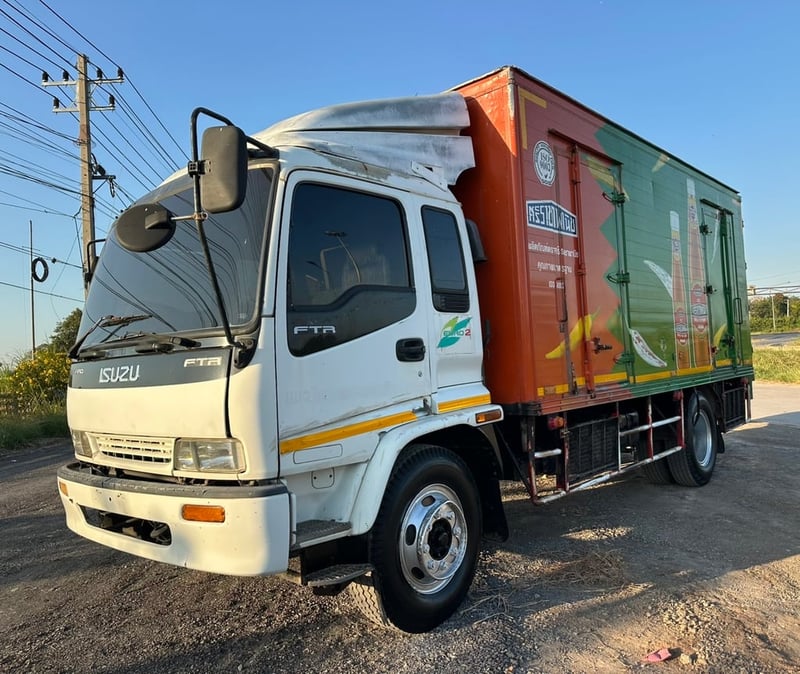 ขายรถบรรทุก 6 ล้อตู้แห้ง isuzu FTR 33 H เครื่อง 6HH1- 200 แรงม้ารถปี 46 ตู้ยาว 5 .42ม. สูง 2.30 ม.กว้าง 2.40ม. ช่วงล้อ 4.25ม. เอกสารทะเบียนพร้อมสนใจติดต่อได้ ขายรถบรรทุก 6 ล้อตู้แห้ง isuzu FTR 33 H เครื่อง 6HH1- 200 แรงม้ารถปี 46 ตู้ยาว 5 .42ม. สูง 2.30 ม.กว้าง 2.40ม. ช่วงล้อ 4.25ม. เอกสารทะเบียนพร้อมสนใจติดต่อได้