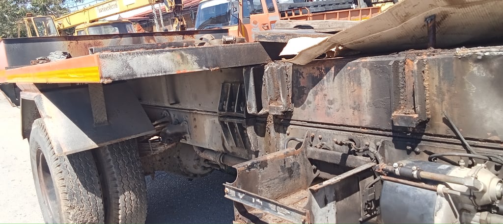 ราคา 139,000 บาทขายรถบรรทุก 6 ล้อmitsubishi เครื่อง 6d14 -160 แรงม้าแน่นมากๆปี 33มีช่องวางเครน เบรคธรรมดาพวงมาลัยพาวเวอร์รถมีทะเบียนพร้อมกันชนหน้ามี แบตเตอรี่ไม่มีให้ครับผมสนใจ091-146-4263