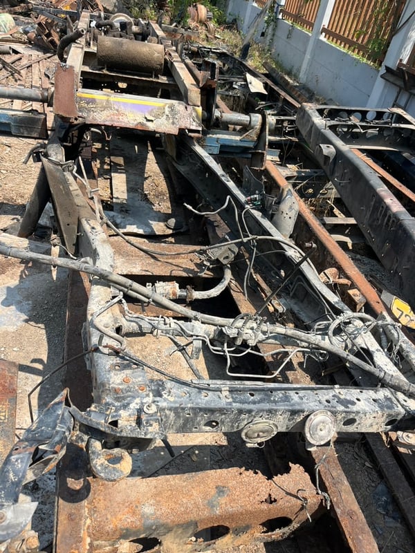 ราคาเส้นละ 22,000 บาทขายคัสซีเปล่า isuzu NPR 70p และ isuzu NPR 71 PL มี 2 เส้นพร้อมทะเบียนสอบถามข้อมูล 091-146-4263