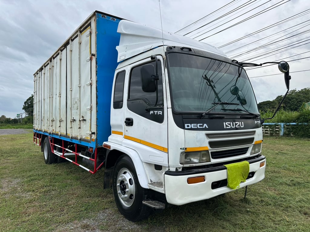 ขายรถบรรทุกตู้แห้ง isuzu deca เครื่อง 200 แรงม้ายาว 7 เมตร 20 เอกสารทะเบียนพร้อม