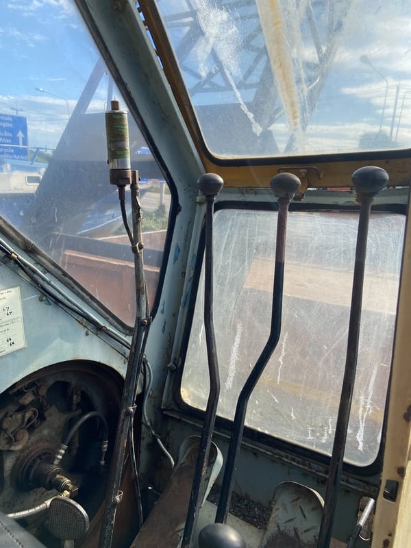 ขายรถเข็นตีนตะขาบ 25 ตันเครื่อง mitsubishi 6 BD 260 แรงม้ารถใช้งานได้ปกติเครื่องมีหลวมหน่อย