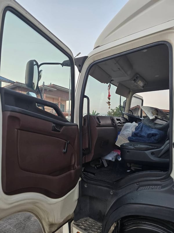 ราคา 89,0000 บาทขายรถทุก 6 ล้อ hino fc9jLเครื่อง jo5E-175แรงม้าแม่นมากๆรถปี 63 ไมล์วิ่งไม่ถึงแสนโลรถยาว 6.60เมตร เอกสารทะเบียนพร้อมภาษีเต็มพร้อมใช้งานสนใจติดต่อรถบ้านคุณเยี่ยม 091-146-4263 ด่วน