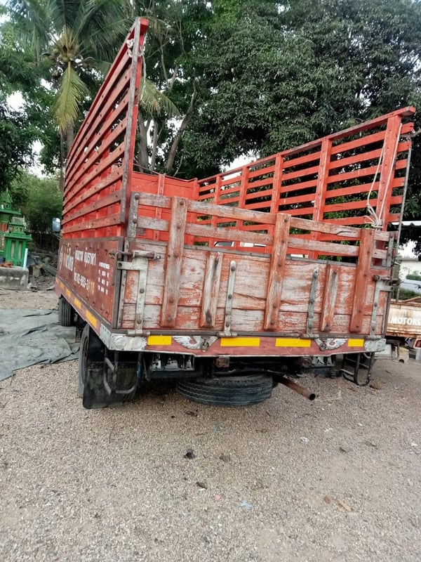 ขายรถบรรทุก 6 ล้อ isuzu NPR 115 แรงม้าเครื่องดีพวงมาลัยธรรมดาก็สีสวยเอกสารทะเบียนพร้อม ขายรถบรรทุก 6 ล้อ isuzu NPR 115 แรงม้าเครื่องดีพวงมาลัยธรรมดาก็สีสวยเอกสารทะเบียนพร้อม