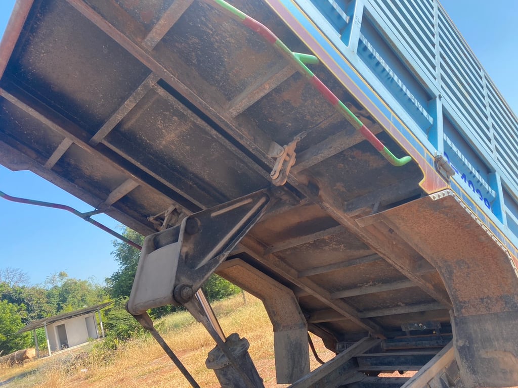 ขายรถบรรทุก 4 ล้อดั้ม isuzu tl เครื่อง 85 แรงม้ารถปี 46 พวงมาลัยธรรมดาหัวยกไม่ได้ไม่มีแอร์กระบะยาว 3 เมตรยี่กว้าง 1.80 เมตรเอกสารทะเบียนพร้อม