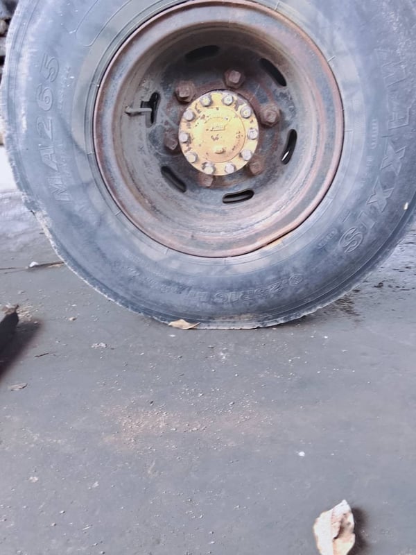 ราคา 329,000 บาทขายรถหกล้อดั้ม hino FC3Jเครื่อง jo7c -165 แรงม้าแน่นมากๆรถปี43พร้อมใช้งานจรีงเบรคทิฟฟี่พวงมาลัยเพาเวอร์เอกสารทะเบียนพร้อมสนใจติดต่อ 091-146-4263 คุณเยี่ยม