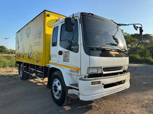 ขายรถบรรทุก 6 ล้อตู้แห้ง isuzu FTR 33 H เครื่อง 6HH1- 200 แรงม้ารถปี 48ตู้ยาว 5 .42ม. สูง 2.30 ม.กว้าง 2.40ม. ช่วงล้อ 4.25ม. เอกสารทะเบียนพร้อมสนใจติดต่อได้