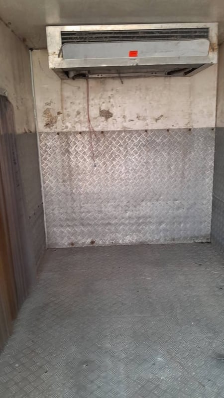 ราคา18900บาทขายตู้เก็บความเย็น ออกจาก 4 ล้อ nkr ขายตามสภาพที่เห็น 091-146-4263 คุณเยี่ยม