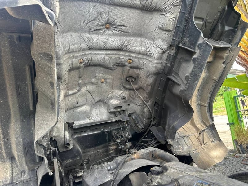 ขายรถบรรทุก 6 ล้อ hino ff1j เครื่อง jo8c 210 แรงติดเครน tornado 5 ตัน 3 ปลอก 2 ชั้นเอกสารทะเบียนพร้อม
