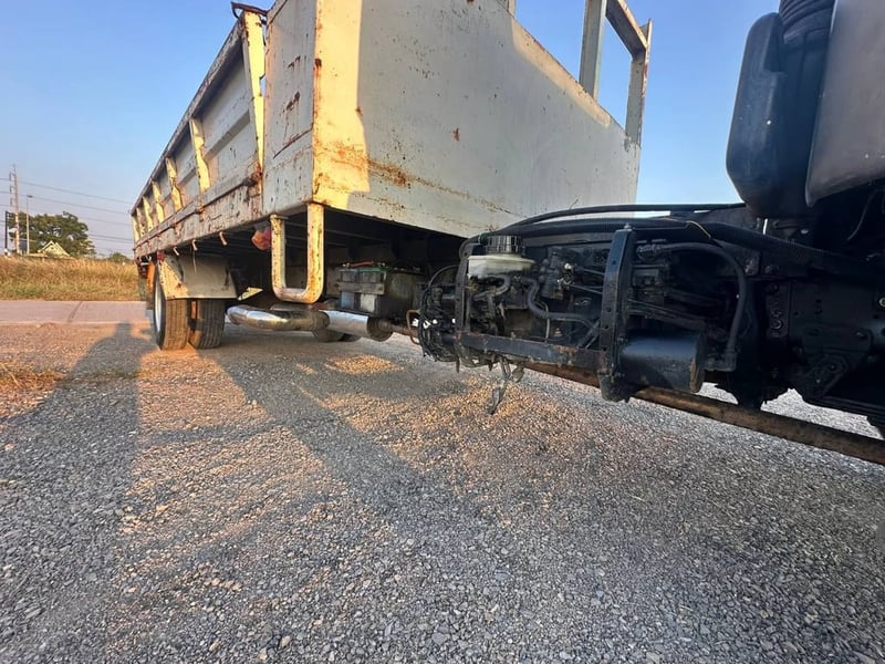  ราคา 199,000 บาทขายรถบรรทุก 6 ล้อมิตซูเครื่อง6D14 -165 แรงม้ารถปี 37 พวงมาลัยพาวเวอร์เบรคทิฟฟี่ กะบะช่องเครน  ยาว 6.40ม. กว้าง 2.42ม. เอกสารทะเบียนพร้อมสนใจ 091-146-4263