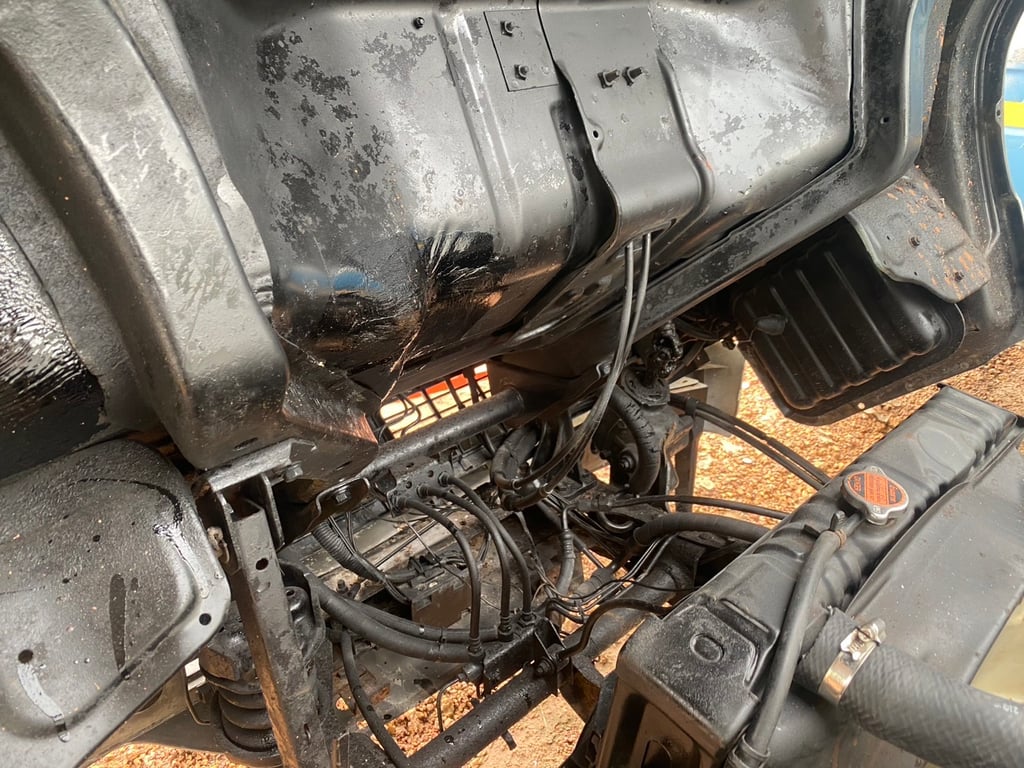 ราคา129000บาทรถบรรทุก 4 ล้อเล็กNKR55 EU1เครื่อง 4JB1-88เเรงม้ารถปี 41 มีแอร์เอกสารทะเบียนพร้อมกระบะเหล็กยาว 3 เมตรสนใจ 091-146-4263 คุณเยี่ยม