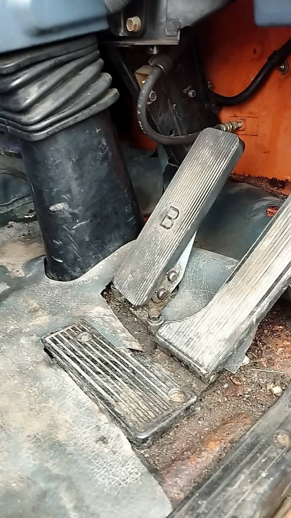 ราคา349000บาทรถเดิมๆวิ่งแค่30037โลครับรถบรรทุก6ล้ออีซูFTR32-เครื่อง 195 แรงม้า รถปี2538กระบะยาว 5.50เมตร เอกสารทะเบียนพร้อม091-146-4263 คุณเยี่ยม