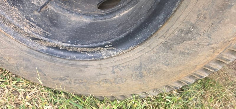 159000-บาทขายรถบรรทุกสิบล้อ hino KT 925 เครื่อง ho7c 180 แรงม้ารถพร้อมใช้งานเอกสารทะเบียนพร้อมแจ้งมอ 89 ไว้สนใจติดต่อ 091-146-4263 คุณเยี่ยม