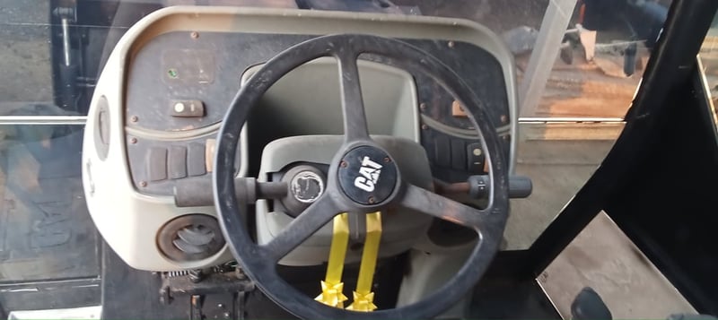  ขายรถตัก CAT ขุดหน้าขุดหลัง 4WD สภาพพร้อมใช้แอร์เย็นมีทะเบียน