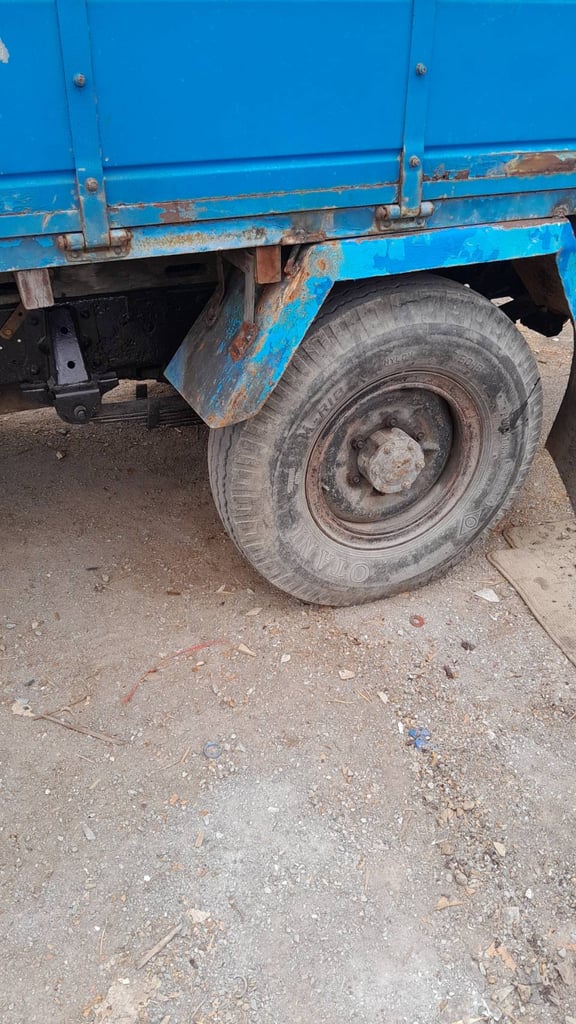 ขาย isuzu nkr 4 ล้อเครื่อง 88 แรงม้าปี 35 กระบะยาว 3 เมตร 10 พวงมาลัยพาวเวอร์ระยะสั้นเอกสารทะเบียนพร้อม
