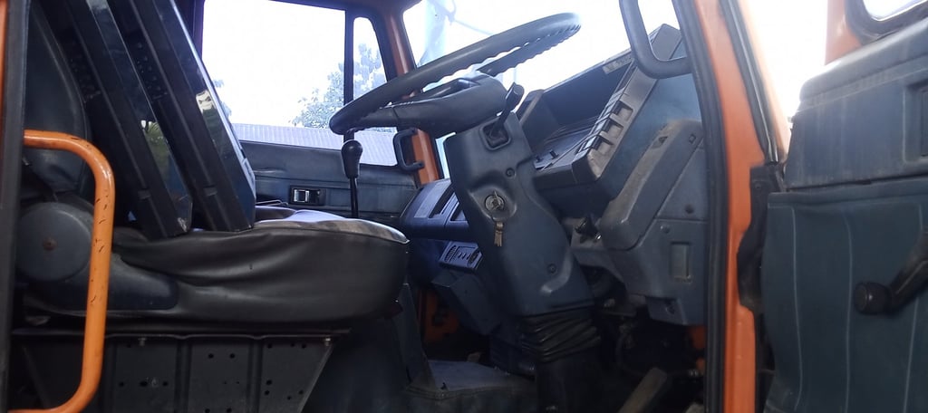 ราคา349000บาทรถเดิมๆวิ่งแค่30037โลครับรถบรรทุก6ล้ออีซูFTR32-เครื่อง 195 แรงม้า รถปี2538กระบะยาว 5.50เมตร เอกสารทะเบียนพร้อม091-146-4263 คุณเยี่ยม