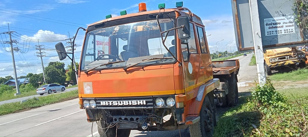 ราคา 129,000 บาทขายรถบรรทุก 6 ล้อmitsubishi เครื่อง 6d14 -160 แรงม้าแน่นมากๆเบรคธรรมดาพวงมาลัยพาวเวอร์รถมีทะเบียนพร้อมสนใจติดต่อคุณเยี่ยม 091-146-4263