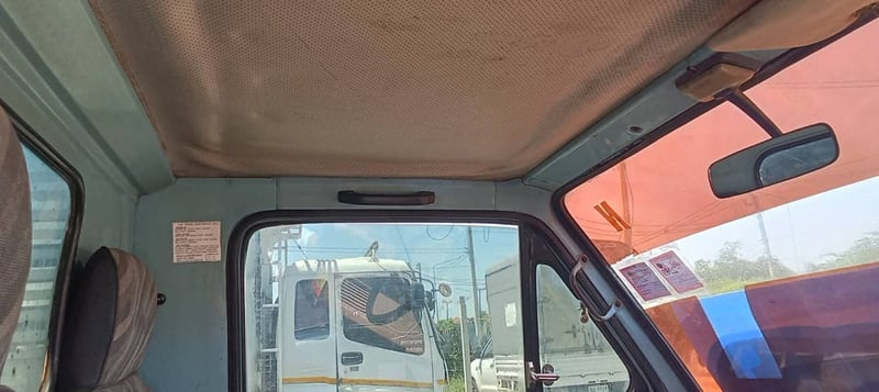 ราคา189000บาทขายรถบรรทุกหกล้อดั้ม isuzu nkr 55 EU รถห้างเครื่องดีดั้มยิงหลัง 3 คิวกระบะยาว 2.80 .เมตรกว้าง1.90เมตร ทะเบียนม 79 รถพร้อมใช้งานสนใจ 091-146-4263 คุณเยี่ยม