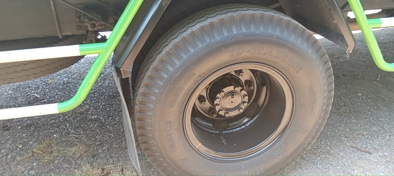 ราคา499000บาทขายรถบรรทุก isuzu FTR 33 P2 เครื่อง6HH1- 200 ฝาขาวตู้แห้ง 10 บานรถปี 46 กระบะตู้ในยาว 7.40 เมตร ในกว้าง 2 .32เมตร ในสูง 2 .57เมตรเอกสารทะเบียนพร้อมทะเบียนแจ้งม.79 รถพร้อมใช้งานสนใจติดต่อ 091-146-4263 คุณเยี่ยม