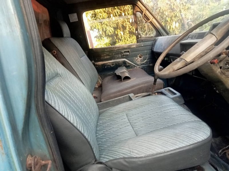 ขายรถบรรทุก 6 ล้อ isuzu NPR 115 แรงม้าเครื่องดีพวงมาลัยธรรมดาก็สีสวยเอกสารทะเบียนพร้อม ขายรถบรรทุก 6 ล้อ isuzu NPR 115 แรงม้าเครื่องดีพวงมาลัยธรรมดาก็สีสวยเอกสารทะเบียนพร้อม