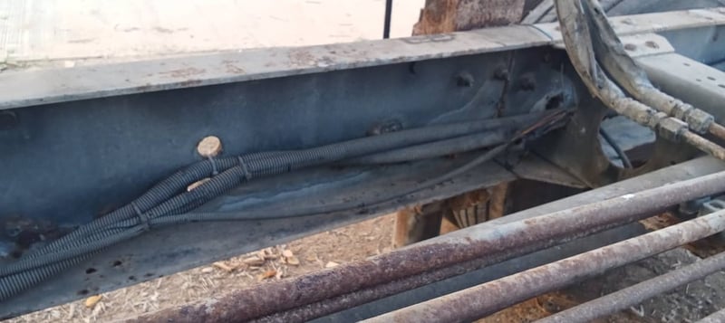 ราคา199990บาทขายรถisuzu FTR 34Qเครื่อง6HK1- 240แรงม้ารถปี 55 ไม่มีหม้อน้ำกล่องไฟมีให้ เดิมเป็นรถบรรทุกของเหลวเฉพาะกิจถังน้ำมันมีให้ทะเบียนแจ้งมา 79 สนใจติดต่อ 091-146-4263 ขายตามสภาพนี้