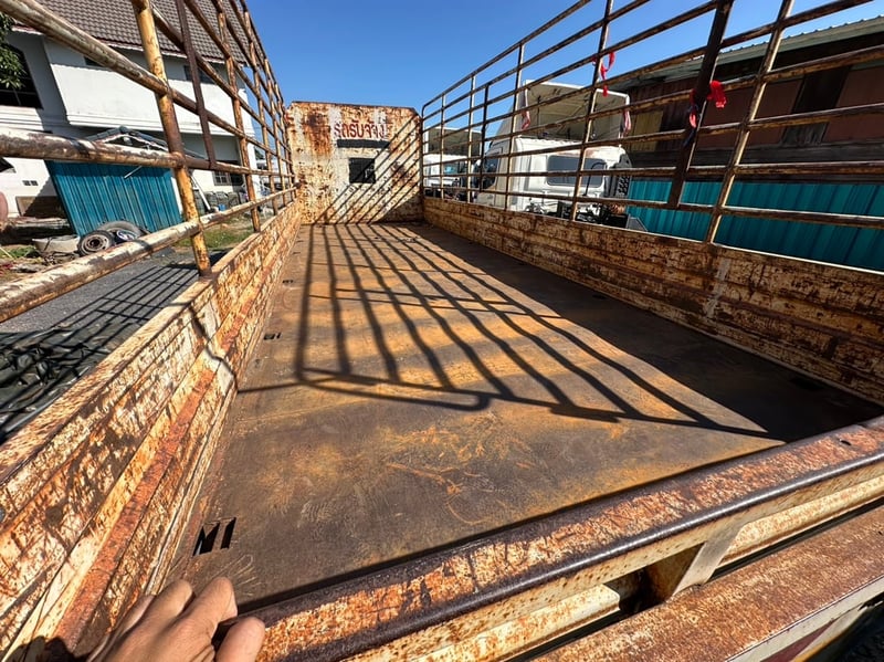 ราคา59000บาทขายกระบะเหล็กรถ6ล้ครัชซีกว้าง 87ซ.ม. กระบะยาว 7.35ม.กว้าง 2.50ม.สูง 2.05ม. สนใจติดต่คุณเยี่ยม0911464263