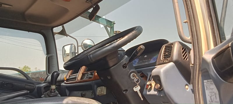 ราคา699000บาทขายรถบรรทุกตู้แห้ง hino mega เครื่อง 212 โบอินเตอร์รถปี 50 ช่วงล่างใหญ่แล้วตู้ยาว 7 เมตร 40 นอกเอกสารทะเบียนพร้อมสนใจ 091-146-4263