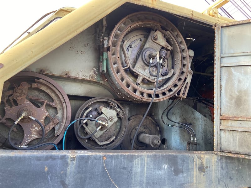 ขายรถเข็นตีนตะขาบ 25 ตันเครื่อง mitsubishi 6 BD 260 แรงม้ารถใช้งานได้ปกติเครื่องมีหลวมหน่อย