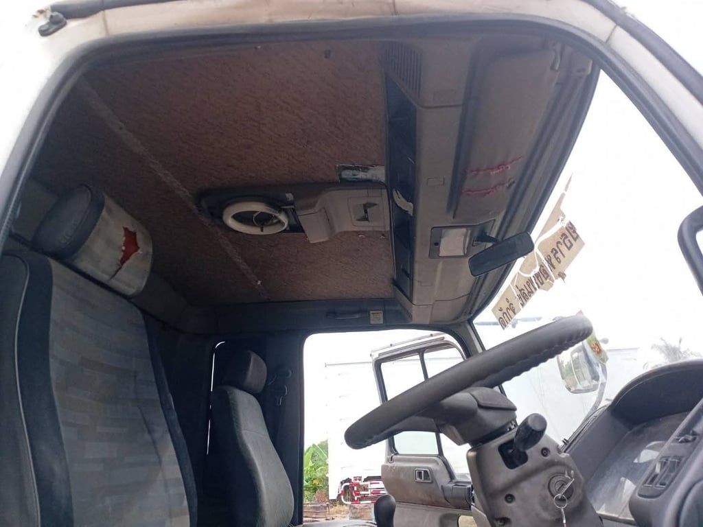 ราคา299000บาทขายรถบรรทุก 6 ล้อตู้แห้ง 10 บาท hino FF3H เครื่อง ho7d 195 แรงม้าแน่นมากๆรถปี 38 กระบะยาว 7.20 เมตร คอมแอร์ไม่มีครับ เอกสารทะเบียนพร้อมสนใจ 091-146-4263 คุณเยี่ยมด่วนราคาถูกๆ ราคา299000บาทขายรถบรรทุก 6 ล้อตู้แห้ง 10 บาท hino FF3H เครื่อง ho7d 195 แรงม้าแน่นมากๆรถปี 38 กระบะยาว 7.20 เมตร คอมแอร์ไม่มีครับ เอกสารทะเบียนพร้อมสนใจ 091-146-4263 คุณเยี่ยมด่วนราคาถูกๆ