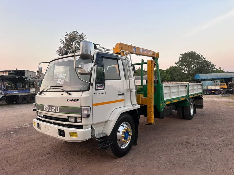 อีซูซุ6ล้อ FTR32NR 195แรงม้าปี39 ติดเครนยูนิค3ตันขายาว กระบะยาว6.20เมตร กว้าง4.45เมตร รถสวยแอร์เย็นพร้อมทำงาน ราคา449,000