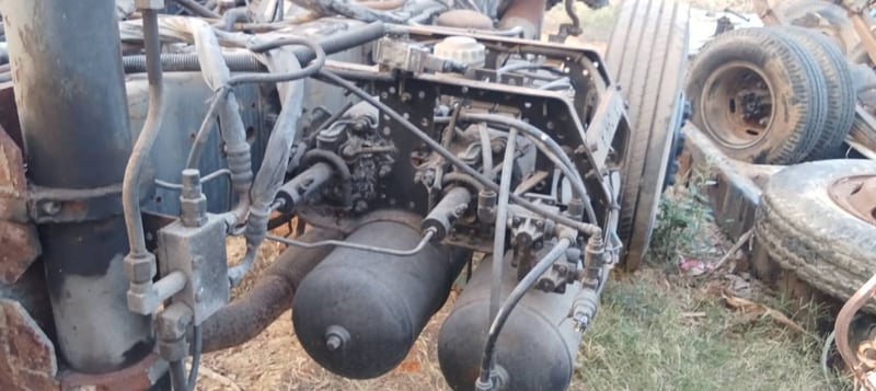 ราคา199990บาทขายรถisuzu FTR 34Qเครื่อง6HK1- 240แรงม้ารถปี 55 ไม่มีหม้อน้ำกล่องไฟมีให้ เดิมเป็นรถบรรทุกของเหลวเฉพาะกิจถังน้ำมันมีให้ทะเบียนแจ้งมา 79 สนใจติดต่อ 091-146-4263 ขายตามสภาพนี้