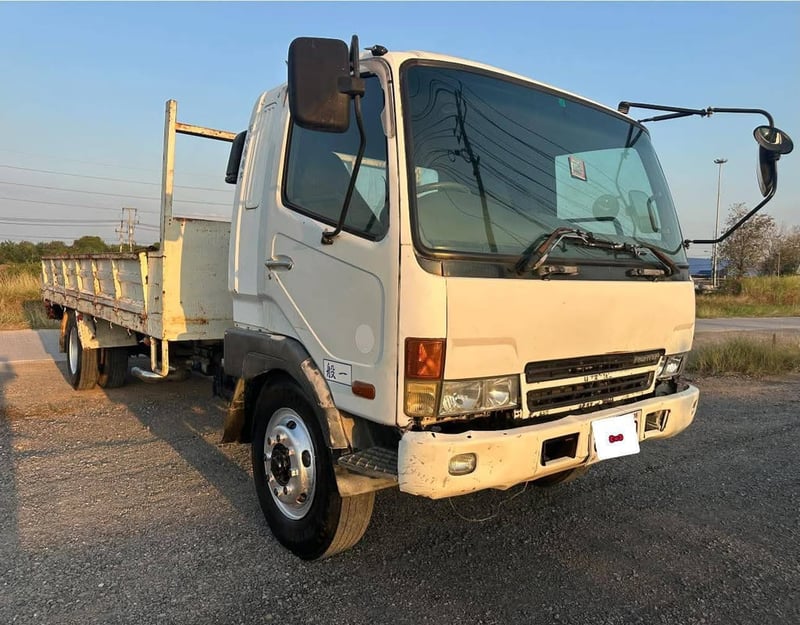  ราคา 199,000 บาทขายรถบรรทุก 6 ล้อมิตซูเครื่อง6D14 -165 แรงม้ารถปี 37 พวงมาลัยพาวเวอร์เบรคทิฟฟี่ กะบะช่องเครน  ยาว 6.40ม. กว้าง 2.42ม. เอกสารทะเบียนพร้อมสนใจ 091-146-4263