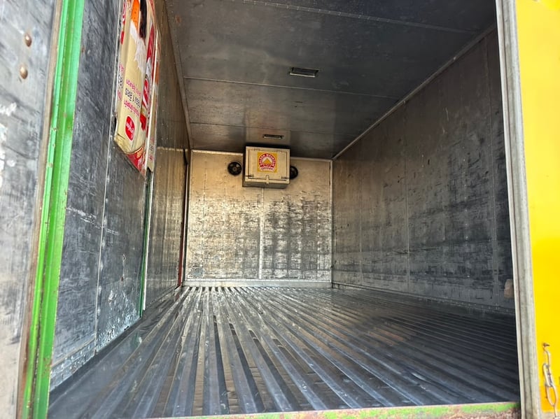 ขายรถบรรทุก 6 ล้อตู้แห้ง isuzu FTR 33 H เครื่อง 6HH1- 200 แรงม้ารถปี 46 ตู้ยาว 5 .42ม. สูง 2.30 ม.กว้าง 2.40ม. ช่วงล้อ 4.25ม. เอกสารทะเบียนพร้อมสนใจติดต่อได้ ขายรถบรรทุก 6 ล้อตู้แห้ง isuzu FTR 33 H เครื่อง 6HH1- 200 แรงม้ารถปี 46 ตู้ยาว 5 .42ม. สูง 2.30 ม.กว้าง 2.40ม. ช่วงล้อ 4.25ม. เอกสารทะเบียนพร้อมสนใจติดต่อได้