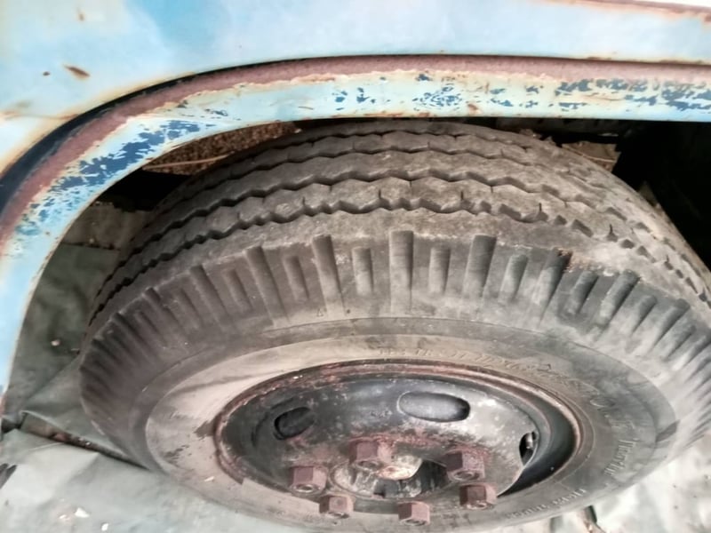 ขายรถบรรทุก 6 ล้อ isuzu NPR 115 แรงม้าเครื่องดีพวงมาลัยธรรมดาก็สีสวยเอกสารทะเบียนพร้อม ขายรถบรรทุก 6 ล้อ isuzu NPR 115 แรงม้าเครื่องดีพวงมาลัยธรรมดาก็สีสวยเอกสารทะเบียนพร้อม